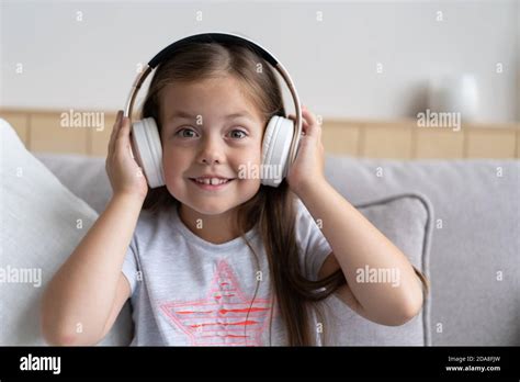 Small schoolgirl hi-res stock photography and images - Alamy
