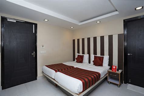 OYO Hotel Balsons Continental Near Satyam Inox Patel Nagar, Premium ...