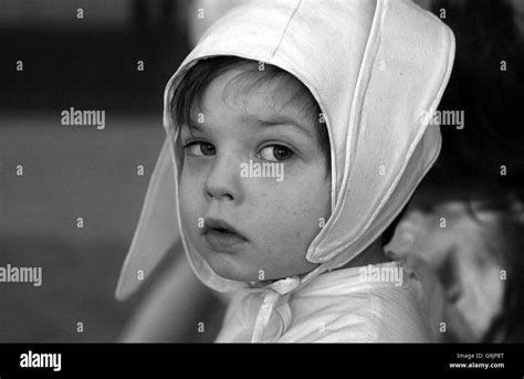 Russia homeless children Stock Photo - Alamy