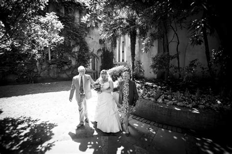 St. Dunstan in the East: A Unique and Iconic London Wedding Venue