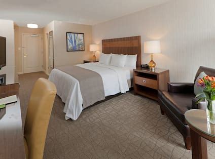 DoubleTree by Hilton Hotel Pittsburgh - Green Tree Photo Gallery