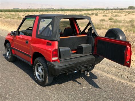 Geo/Chevrolet tracker 4x4 convertible 4cyl clean! Bluetooth - Classic ...