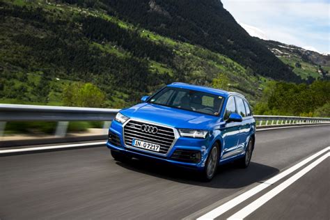 Magnificent Seven: Audi Q7 First Drive Review - Car India