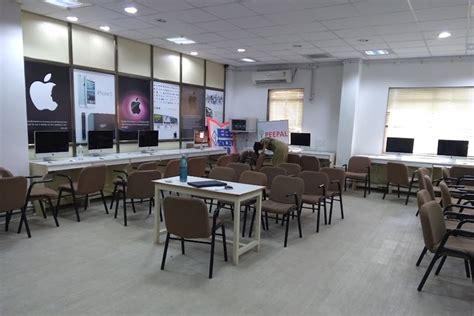 Silver Oak University Ahmedabad Campus: Photos, Virtual Tour