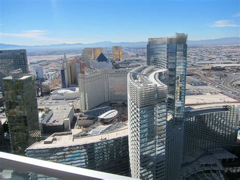 Pin by Mia NV on Las Vegas | New york skyline, Skyline, Skyscraper