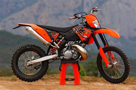 2009 KTM 200 EXC - Moto.ZombDrive.COM