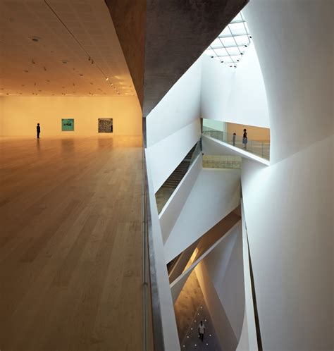 Amir Building at Tel Aviv art museum designed by Preston Scott Cohen of ...