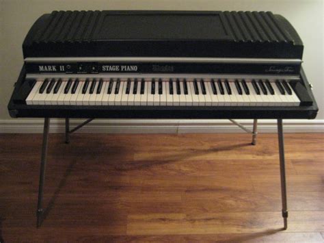 1982 Fender Rhodes (SOLD) - Outsiders