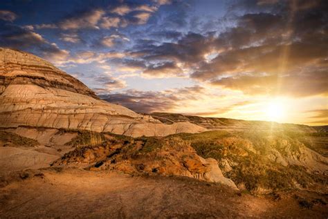 4 Awesome Things to do in the Canadian Badlands - Kevmrc