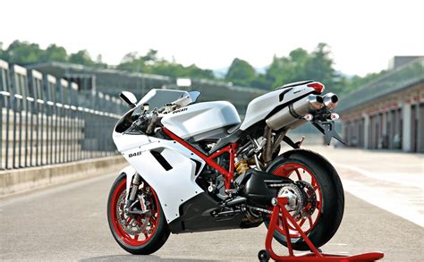 DUCATI 848 EVO - Image #10