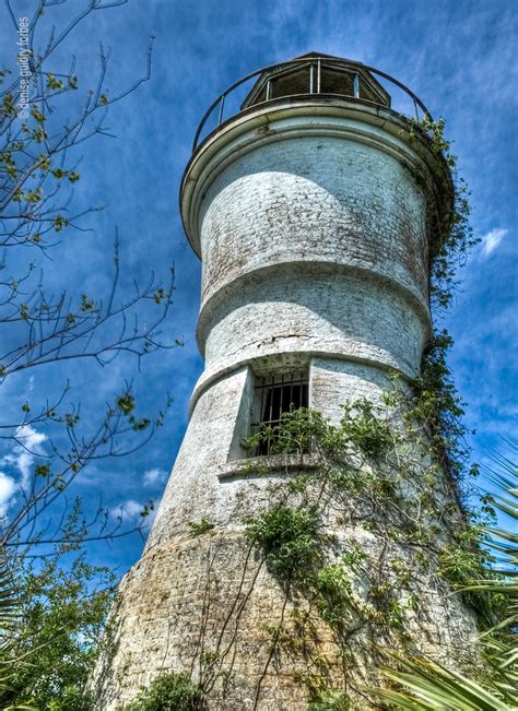 Old Lighthouse, Ponchartrain Beach | Beautiful lighthouse, Lighthouse, Around the worlds