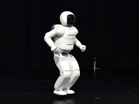 Honda's Asimo robot keeps on learning (pictures) - CNET