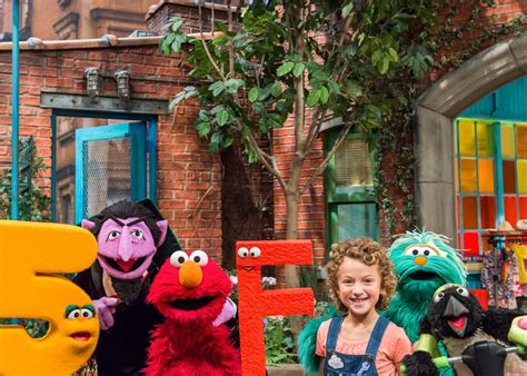 HBO Max Removes 200 Episodes Of 'Sesame Street'