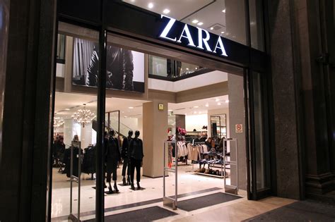 Zara - The Incredible Zara Dress For Less Than 18 Euros That Everyone ...