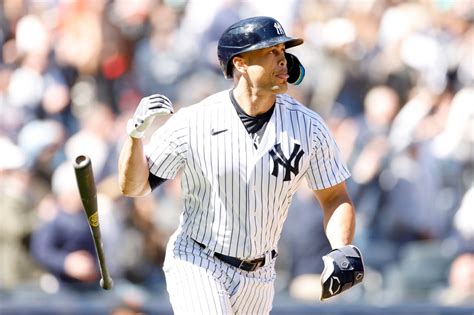 Giancarlo Stanton crushes 485-foot home run for Yankees: video