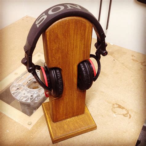 Headphone stand. | Diy headphone stand, Diy headphones, Headphone stands