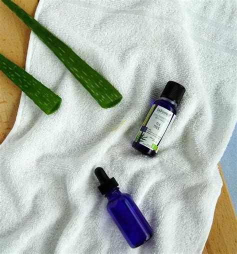 Natural DIY Acne Spot Treatment | DIYIdeaCenter.com