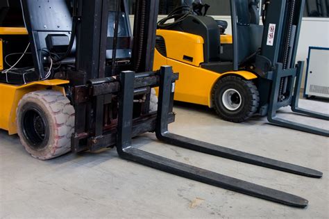 Forklift Forks and Tines Guide | Learn Before You Buy | Tontio