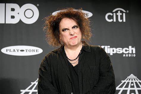 The Cure frontman Robert Smith's response to enthusiastic reporter goes viral