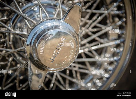 Jaguar spoked wheel cap Stock Photo - Alamy