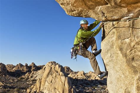 The 9 Best Climbing Helmets (2023 Buying Guide)