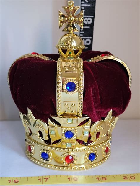 Royal Collection Trust Replica of St. Edward's Crown, used for Queen ...