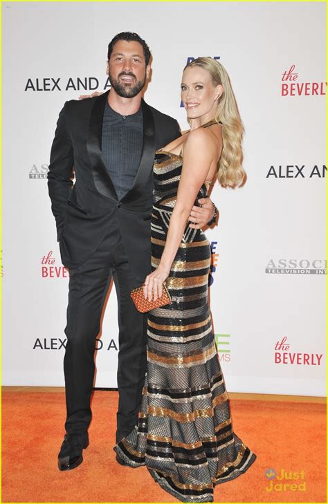 Peta Murgatroyd Dishes On Her Wedding Dress & It's Stunning! | Photo ...