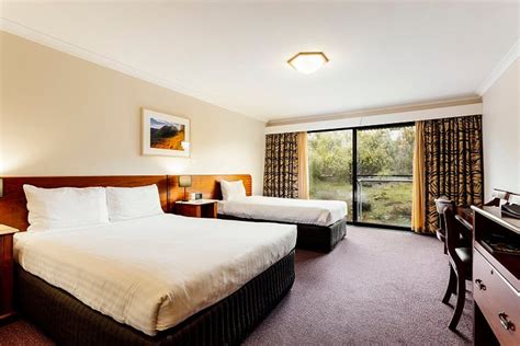 CRADLE MOUNTAIN HOTEL (Cradle Mountain-Lake St. Clair National Park, Tasmania) - Hotel Reviews ...