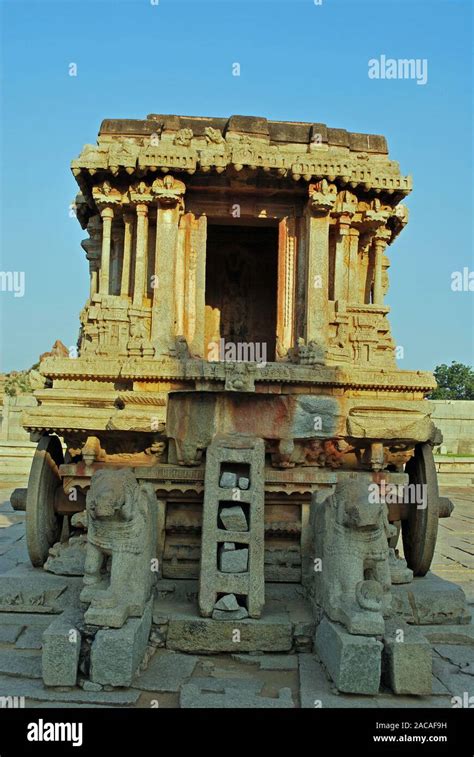 Stone-carved chariot on the ground of the Vijaya Vittala Temple in ...