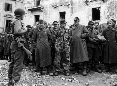 WWII --- German prisoners captured in the Battle of Anzio (Italy - 1944) [1400x1040] : r/HistoryPorn