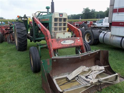 66hp Oliver 1650 with New Idea loader | Oliver tractors, Tractors, Heavy equipment