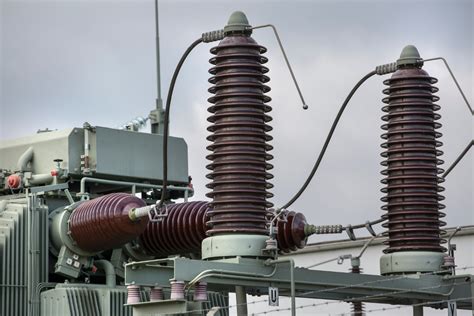 What Are the Types of High Voltage Circuit Breakers in a Substation ...