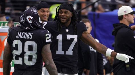 Raiders WR Davante Adams Sends Strong Message on Josh Jacobs