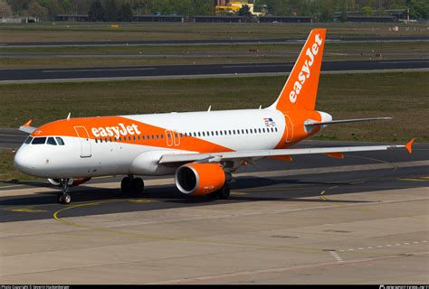 OE-IZT easyJet Europe Airbus A320-214 Photo by Severin Hackenberger ...