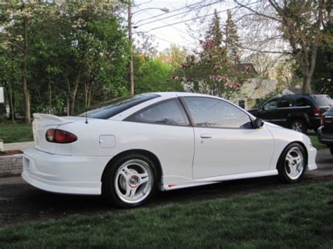 Sell used 2000 Chevy Cavalier Z24 Manual Coupe sunroof GMPP ...