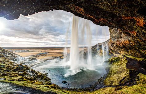 Seljalandsfoss / Skógar - Iceland | Seljalandsfoss waterfall, Winter ...