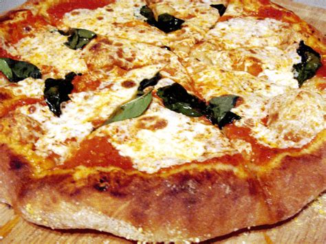 Margherita Pizza (with no-cook pizza sauce, mozzarella & basil ...