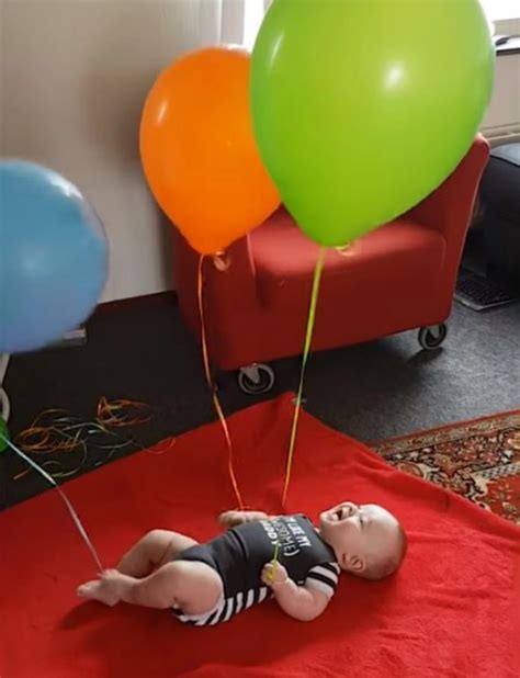 Baby Playing With Balloons Should be a Goal in Life for Everyone