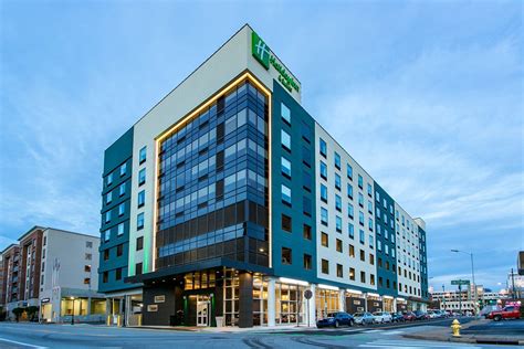 HOLIDAY INN & SUITES CHATTANOOGA DOWNTOWN, AN IHG HOTEL $136 ($̶1̶8̶0̶) - Updated 2022 Prices ...