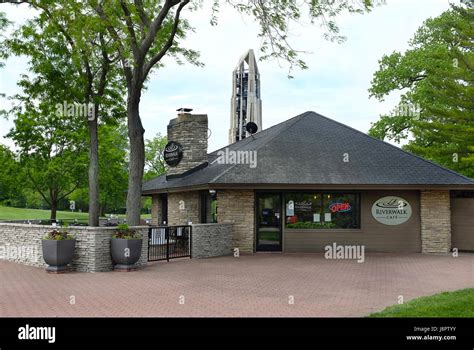 NAPERVILLE, ILLINOIS - MAY 26, 2017: Riverwalk Cafe. The restaurant on ...