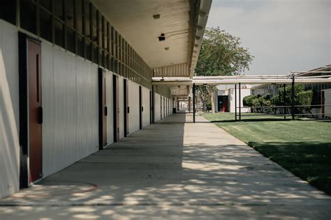 In The Antelope Valley, Sheriff's Deputies Settle Schoolyard Disputes ...