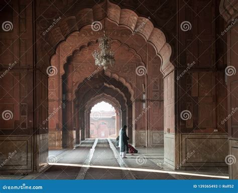 Inside Jama Masjid Mosque in Dehli Editorial Stock Photo - Image of historic, completed: 139365493