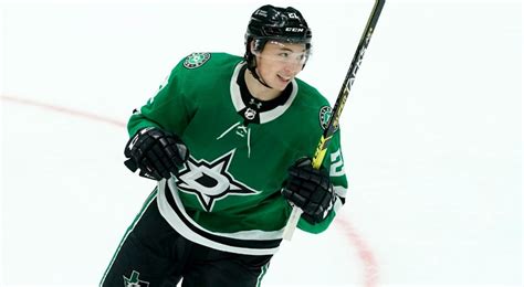 Stars sign Jason Robertson to four-year, $31M contract