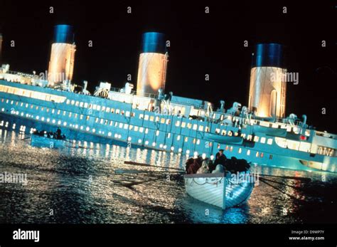 James cameron titanic 1997 directed hi-res stock photography and images - Alamy