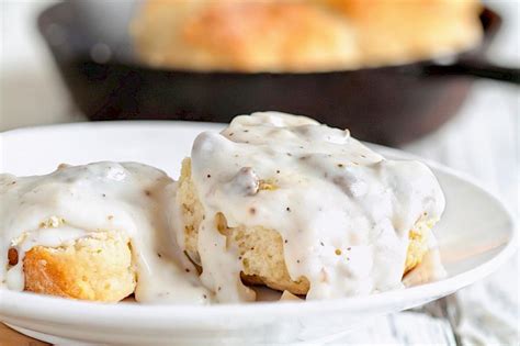 Biscuit with Gravy Calories and Nutrition (100g)