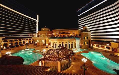 Peppermill Resort Spa Casino | Luxury Resort in Reno