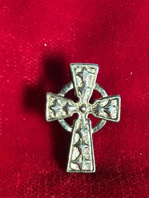 CATHOLIC CELTIC CROSS Gold Tone Medal Tie Lapel Pin Religious Spiritual Vtg 1" $6.49 - PicClick