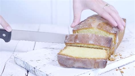 Mary Berry's lemon drizzle cake recipe | GoodtoKnow