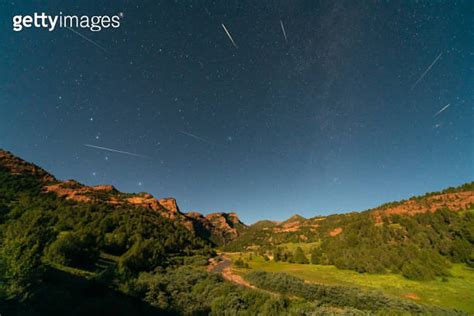 Perseid Meteor Shower in the Grand Canyon of Ansai. 이미지 (1422993458 ...