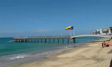 Salinas, Ecuador; entre sol, arena y olas - El Viajero Feliz